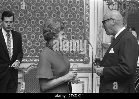 Staatsbesuch des finnischen Präsidenten Kekkonen in den Niederlanden, Frau Samkalden und Präsident Kekkonen, 24. Oktober 1972, Bürgermeister, Staatsbesuche, Niederlande, Presseagentur des 20. Jahrhunderts, Foto, Nachrichten zum erinnern, Dokumentarfilm, historische Fotografie 1945-1990, visuelle Geschichten, Menschliche Geschichte des zwanzigsten Jahrhunderts, Momente in der Zeit festzuhalten Stockfoto