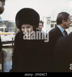 Staatsbesuch von Präsident Tito und Ehefrau Jugoslawiens in den Niederlanden, Besuch von Präsident Tito, Prinzessin Beatrix in Rotterdam, 21. Oktober 1970, Staatsbesuche, Niederlande, Presseagentur des 20. Jahrhunderts, Foto, Nachrichten zum erinnern, Dokumentarfilm, historische Fotografie 1945-1990, visuelle Geschichten, Menschliche Geschichte des zwanzigsten Jahrhunderts, Momente in der Zeit festzuhalten Stockfoto