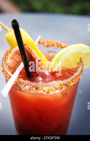 Ein kanadischer Caesar-Cocktail, ähnlich einer Bloody Mary. Stockfoto