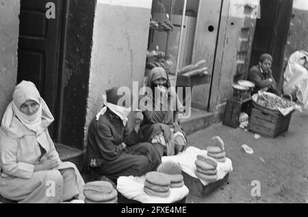 Tanger (Marokko). Nummer 27 Schlangenbeschwörer, Nummer 28.29. Kashbah, 9. August 1967, Kashbahs, Niederlande, 20. Jahrhundert Presseagentur Foto, Nachrichten zu erinnern, Dokumentarfilm, historische Fotografie 1945-1990, visuelle Geschichten, Menschliche Geschichte des zwanzigsten Jahrhunderts, Momente in der Zeit festzuhalten Stockfoto