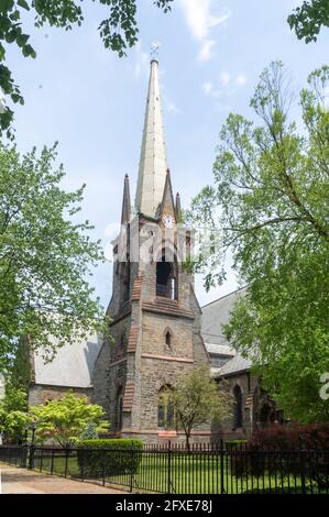 Schenectady, NY - USA - 22. Mai 2021: Blick auf die erste reformierte Kirche von Schenectady, die sich in der North Church Street 8 im historischen Stockade District befindet Stockfoto