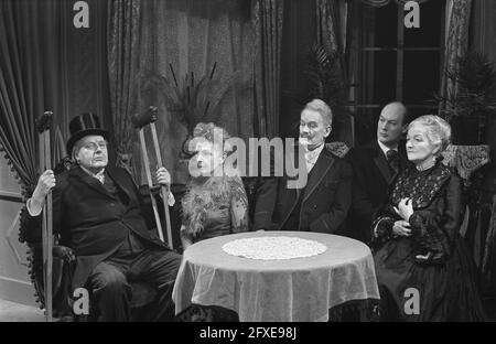 Fernsehspiel Geistersonate. Albert van Dalsum, Ida Wasserman, Cruys Voorberg, 24. Mai 1961, Fernsehspiele, Niederlande, Presseagentur des 20. Jahrhunderts, Foto, Nachrichten zu erinnern, Dokumentarfilm, historische Fotografie 1945-1990, visuelle Geschichten, Menschliche Geschichte des zwanzigsten Jahrhunderts, Momente in der Zeit festzuhalten Stockfoto