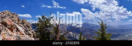 Wasatch Front Mount Olympus Peak Wanderweg inspirierende Aussichten im Frühling über Bonneville Shoreline, Rocky Mountains, Salt Lake City, Utah. Usa Stockfoto