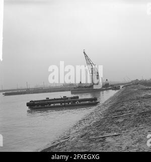 Terneuzen alte Schleuse, Grabungskanal von Gent nach Terneuzen, Arbeit, 30. Januar 1964, Arbeit, Kanäle, Niederlande, Foto der Presseagentur des 20. Jahrhunderts, Nachrichten zum erinnern, Dokumentarfilm, historische Fotografie 1945-1990, visuelle Geschichten, Menschliche Geschichte des zwanzigsten Jahrhunderts, Momente in der Zeit festzuhalten Stockfoto