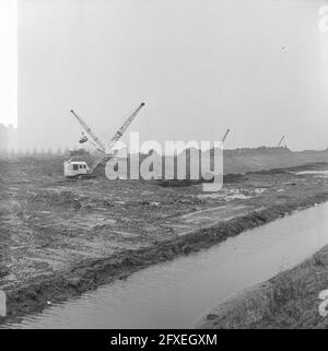 Terneuzen alte Schleuse, Grabung des Kanals von Gent nach Terneuzen, Arbeit, 30. Januar 1964, Arbeit, Kanäle, Niederlande, Foto der Presseagentur des 20. Jahrhunderts, Nachrichten zum erinnern, Dokumentarfilm, historische Fotografie 1945-1990, visuelle Geschichten, Menschliche Geschichte des zwanzigsten Jahrhunderts, Momente in der Zeit festzuhalten Stockfoto
