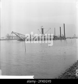Terneuzen alte Schleuse, Grabungskanal von Gent nach Terneuzen, Arbeit, 30. Januar 1964, Arbeit, Kanäle, Niederlande, Foto der Presseagentur des 20. Jahrhunderts, Nachrichten zum erinnern, Dokumentarfilm, historische Fotografie 1945-1990, visuelle Geschichten, Menschliche Geschichte des zwanzigsten Jahrhunderts, Momente in der Zeit festzuhalten Stockfoto