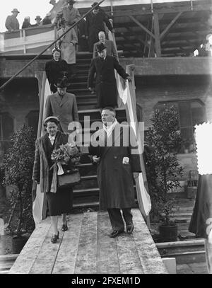 Stapellauf von Frau Pensa in Jan Smit N. V., Alblasserdam, 11. März 1954, Abschussungen, Niederlande, 20. Jahrhundert Presseagentur Foto, Nachrichten zu erinnern, Dokumentarfilm, historische Fotografie 1945-1990, visuelle Geschichten, Menschliche Geschichte des zwanzigsten Jahrhunderts, Momente in der Zeit festzuhalten Stockfoto