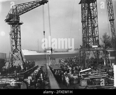 Stapellauf von Frau Pensa in Jan Smit N. V., Alblasserdam, 11. März 1954, Abschussungen, Niederlande, 20. Jahrhundert Presseagentur Foto, Nachrichten zu erinnern, Dokumentarfilm, historische Fotografie 1945-1990, visuelle Geschichten, Menschliche Geschichte des zwanzigsten Jahrhunderts, Momente in der Zeit festzuhalten Stockfoto