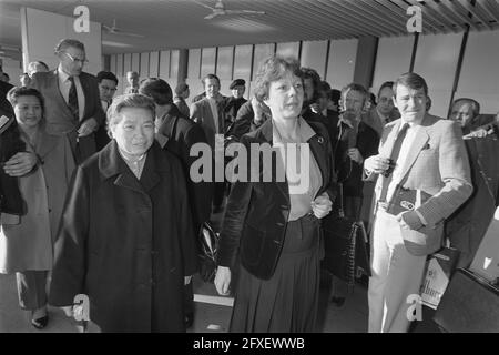 Die Genehmigung der niederländischen Regierung, U-Boote nach Taiwan zu liefern, führte zu einem vorzeitigen Abgang der chinesischen Handelsdelegation. Staatssekretärin Neelie Smit-Kroes und Delegationsleiter Guo Jian, 1. Dezember 1980, Niederlande, Presseagentur des 20. Jahrhunderts, Foto, Nachrichten zum erinnern, Dokumentarfilm, historische Fotografie 1945-1990, visuelle Geschichten, Menschliche Geschichte des zwanzigsten Jahrhunderts, Momente in der Zeit festzuhalten Stockfoto