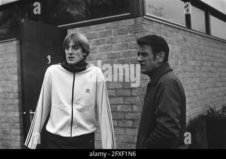 Ausbildung der niederländischen Nationalmannschaft (Zeist); Trainer Zwartkruis im Gespräch, 18. Dezember 1978, Teams, Sport, Fußball, Niederlande, Foto der Presseagentur des 20. Jahrhunderts, zu erinnerende Nachrichten, Dokumentarfilm, historische Fotografie 1945-1990, visuelle Geschichten, Menschliche Geschichte des zwanzigsten Jahrhunderts, Momente in der Zeit festzuhalten Stockfoto