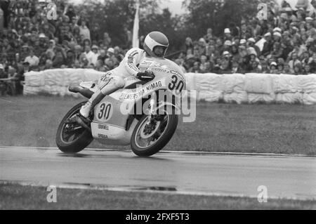 TT Assen; Sieger 500 ccm Wil Hartog in Aktion, 25. Juni 1977, Gewinner, Motorräder, Motorrad-Rennen, Motorsport, Niederlande, Foto der Presseagentur des 20. Jahrhunderts, zu erinnerende Nachrichten, Dokumentation, historische Fotografie 1945-1990, visuelle Geschichten, Menschliche Geschichte des zwanzigsten Jahrhunderts, Momente in der Zeit festzuhalten Stockfoto