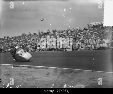 TT-Rennen Assen, Werner Haas (NSU), 10. Juli 1954, Niederlande, 20. Jahrhundert Presseagentur Foto, Nachrichten zu erinnern, Dokumentarfilm, historische Fotografie 1945-1990, visuelle Geschichten, Menschliche Geschichte des zwanzigsten Jahrhunderts, Momente in der Zeit festzuhalten Stockfoto