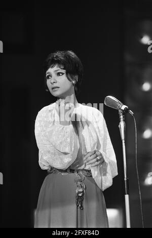 TV-Programm einer der acht von Mies Bouwman . Esther Ofarim singt, 22. November 1969, programmas, Niederlande, 20. Jahrhundert Presseagentur Foto, Nachrichten zu erinnern, Dokumentarfilm, historische Fotografie 1945-1990, visuelle Geschichten, Menschliche Geschichte des zwanzigsten Jahrhunderts, Momente in der Zeit festzuhalten Stockfoto