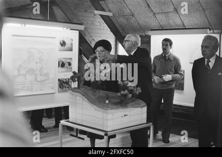 Königin besucht das östliche Bergbaugebiet in Limburg; im Minenmuseum, 30. November 1978, Besuche, queens, Niederlande, Presseagentur des 20. Jahrhunderts, Foto, zu erinnerende Nachrichten, Dokumentarfilm, historische Fotografie 1945-1990, visuelle Geschichten, Menschliche Geschichte des zwanzigsten Jahrhunderts, Momente in der Zeit festzuhalten Stockfoto