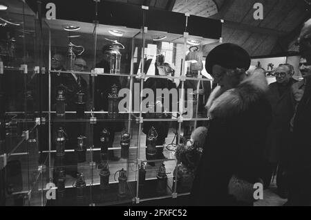 Königin besucht das östliche Bergbaugebiet in Limburg; im Bergbaumuseum, 30. November 1978, Besuche, queens, Niederlande, Presseagentur des 20. Jahrhunderts, Foto, zu erinnerende Nachrichten, Dokumentarfilm, historische Fotografie 1945-1990, visuelle Geschichten, Menschliche Geschichte des zwanzigsten Jahrhunderts, Momente in der Zeit festzuhalten Stockfoto