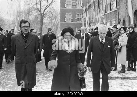 Königin besucht östliche Bergbauregion in Limburg; auf dem Weg zum Bergbaumuseum, 30. November 1978, Besuche, Königinnen, Niederlande, Presseagentur des 20. Jahrhunderts, Foto, Nachrichten zum erinnern, Dokumentarfilm, historische Fotografie 1945-1990, visuelle Geschichten, Menschliche Geschichte des zwanzigsten Jahrhunderts, Momente in der Zeit festzuhalten Stockfoto