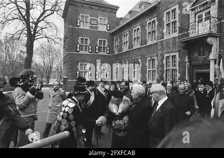 Königin besucht östliche Bergbauregion in Limburg; Abfahrt mit Ehrenwache der Schützengilde, 30. November 1978, Besuche, Königinnen, Niederlande, Presseagentur des 20. Jahrhunderts, Foto, Nachrichten zum erinnern, Dokumentarfilm, historische Fotografie 1945-1990, visuelle Geschichten, Menschliche Geschichte des zwanzigsten Jahrhunderts, Momente in der Zeit festzuhalten Stockfoto