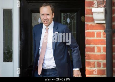 27/05/2021. London, Großbritannien. Gesundheitsminister MATT HANCOCK wird gesehen, wie er sein Londoner Haus verlässt. Dominic Cummings, der ehemalige Chefberater des britischen Premierministers, kritisierte den Gesundheitsminister sehr kritisch, während er dem Parlament Beweise über den Umgang der Regierung mit der Coronavirus-Pandemie gab. Bildnachweis: Ben Cawthra/Sipa USA **KEINE Verkäufe in Großbritannien** Stockfoto