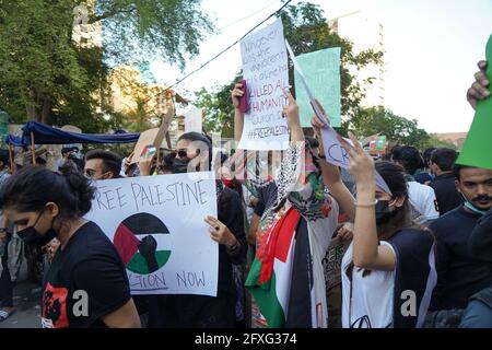 A-Pro Palestine Protestveranstaltung im Karachi Press Club während des Palästina- und Israel-Konflikts zeigen die pakistanischen Bürger ihre Unterstützung für Palästina. Stockfoto