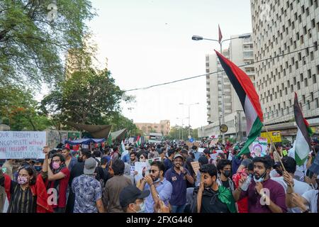 A-Pro Palestine Protestveranstaltung im Karachi Press Club während des Palästina- und Israel-Konflikts zeigen die pakistanischen Bürger ihre Unterstützung für Palästina. Stockfoto