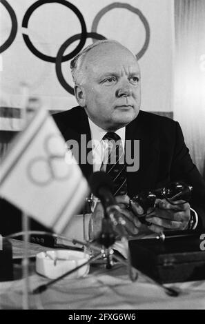 Treffen des NOC über die Teilnahme an den Olympischen Spielen in Moskau; NOC-Präsident Idenburg, 19. Mai 1980, Sport, Niederlande, Presseagentur des 20. Jahrhunderts, Foto, Nachrichten zum erinnern, Dokumentarfilm, historische Fotografie 1945-1990, visuelle Geschichten, Menschliche Geschichte des zwanzigsten Jahrhunderts, Momente in der Zeit festzuhalten Stockfoto