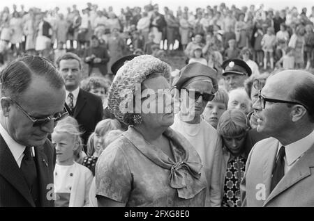 Königin Juliana besucht Nordholland, 17. Juni 1969, Königinnen, Niederlande, 20. Jahrhundert Presseagentur Foto, Nachrichten zu erinnern, Dokumentarfilm, historische Fotografie 1945-1990, visuelle Geschichten, Menschliche Geschichte des zwanzigsten Jahrhunderts, Momente in der Zeit festzuhalten Stockfoto