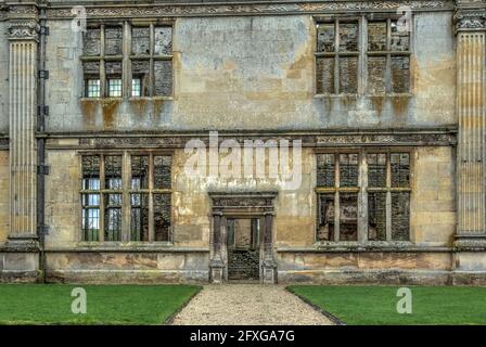 Kirby Hall aus dem 16. Jahrhundert, ein Hauptbeispiel eines elisabethanischen Wunderhauses, in der Nähe von Gretton, Northamptonshire, Großbritannien Stockfoto