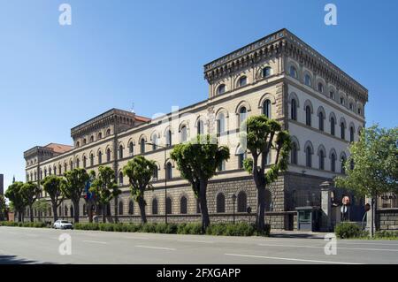 Florenz, Toskana, Italien - Antonio Baldisera Barracks, Sitz des Regionalkommandos der toskanischen Carabinieri am Lungarno Pecori Giraldi. Stockfoto