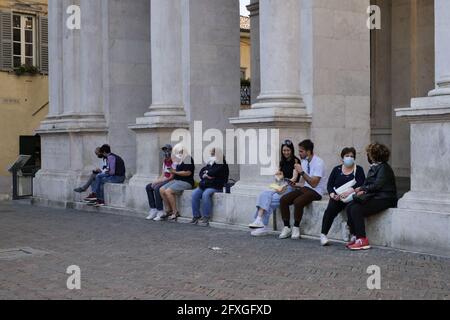 Die beiden Seilbahnen im oberen Bergamo nehmen ihre Tätigkeit bei wieder auf Volle Kapazität dank der Wiederöffnung nach dem Lockdown Stockfoto