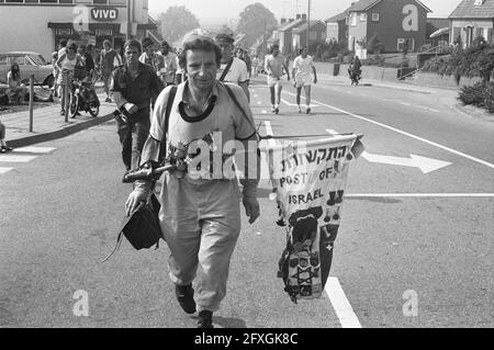 Nijmegen vier-Tage-Märsche, dritter Tag, 20. Juli 1972, VIERDAAGSE, Niederlande, 20. Jahrhundert Presseagentur Foto, Nachrichten zu erinnern, Dokumentarfilm, historische Fotografie 1945-1990, visuelle Geschichten, Menschliche Geschichte des zwanzigsten Jahrhunderts, Momente in der Zeit festzuhalten Stockfoto