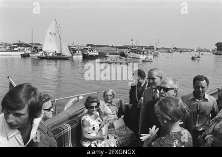 Königin Juliana macht Arbeitsbesuch im Westland, Bootsfahrt, 9. Juli 1976, Königinnen, Niederlande, Presseagentur des 20. Jahrhunderts, Foto, Nachrichten zum erinnern, Dokumentarfilm, historische Fotografie 1945-1990, visuelle Geschichten, Menschliche Geschichte des zwanzigsten Jahrhunderts, Momente in der Zeit festzuhalten Stockfoto