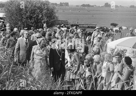 Königin Juliana besucht das Naturschutzgebiet Westland, Maasland, 9. Juli 1976, Königinnen, Niederlande, Presseagentur des 20. Jahrhunderts, Foto, Nachrichten zum erinnern, Dokumentarfilm, historische Fotografie 1945-1990, visuelle Geschichten, Menschliche Geschichte des zwanzigsten Jahrhunderts, Momente in der Zeit festzuhalten Stockfoto