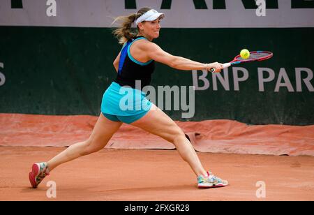 Timea Babos aus Ungarn in Aktion während der zweiten Qualifikationsrunde beim Roland-Garros 2021, Grand Slam Tennisturnier, Qualifying, am 26. Mai 2021 im Roland-Garros-Stadion in Paris, Frankreich - Foto Rob Prange / Spanien DPPI / DPPI / LiveMedia Stockfoto