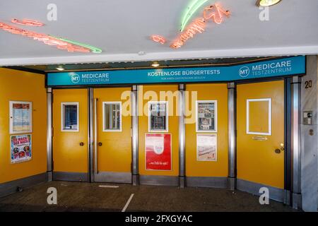 Testzentrum für Corona-Tests auf der Bolker Straße in der Düsseldorfer Altstadt Stockfoto