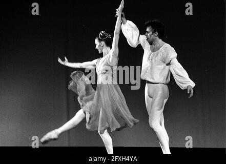 Fotorepertoire, Italien. Mai 2021. ** SONDERPREIS ** ** Sonderpreis ** BALLETT IM PALASPORT CARLA FRACCI, RUDOLF NUREYEV (MAILAND - 1981-05-20, FOTO DE BELLIS) ps das Foto kann in Bezug auf den Kontext, in dem es aufgenommen wurde, verwendet werden, Und ohne diffamierende Absicht der Anstand der Menschen vertreten (Foto Repertoire - 2021-05-27, FOTO DE BELLIS) p.s. la foto e' utilizzabile nel rispetto del contesto in cui e' stata scattata, e senza intento diffamatorio del decoro delle persone rappresentate Kredit: Unabhängige Fotoagentur/Alamy Live News Stockfoto