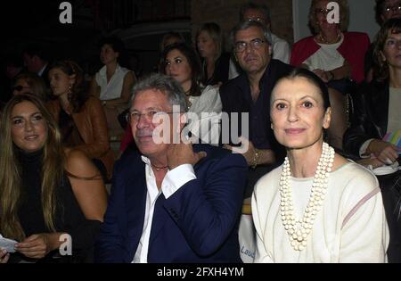 Fotorepertoire, Italien. Mai 2021. WEIBLICHE MODE LAURA BIAGIOTTI SHOW MIT CARLA FRACCI PEPPINO DI CAPRI ROMINA POWER (MAILAND - 2003-10-02, Maurizio Maule) die vertretenen Personen (Fotorepertoire - 2021-05-27, Maurizio Maule) p.s. la foto e' utilizzabile nel rispetto del contesto in cui e' stata scattata, e senza intento diffamatorio del decoro delle personrapate Credit: One presentate Independent Photo Agency/Alamy Live News Stockfoto