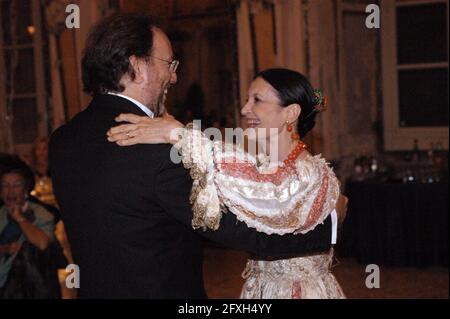 Fotorepertoire, Italien. Mai 2021. GRAN BALLO VERDI ORCHESTRA IM PALAZZO REALE MIT CARLA FRACCI UND RICCARDO CHAILLY (MAILAND - 2003-09-24, Francesco Corradini) vertreten (Fotorepertoire - 2021-05-27, Francesco Corradini) p.s. la foto e' utilizzabile nel rispetto del contesto in cui e' stata scattata, e senza intento diffamatorio del decoro delle one presentate Credit: Independent Photo Agency/Alamy Live News Stockfoto