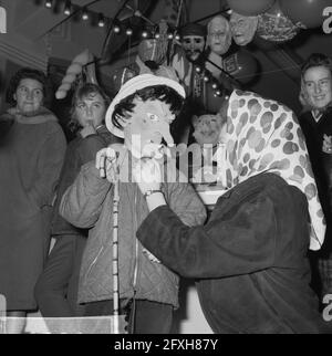 Vorbereitungen Karneval in Den Bosch Karneval, 27. Januar 1964, KARNEVAL, Vorbereitungen, Niederlande, Presseagentur des 20. Jahrhunderts, Foto, Nachrichten zum erinnern, Dokumentarfilm, historische Fotografie 1945-1990, visuelle Geschichten, Menschliche Geschichte des zwanzigsten Jahrhunderts, Momente in der Zeit festzuhalten Stockfoto