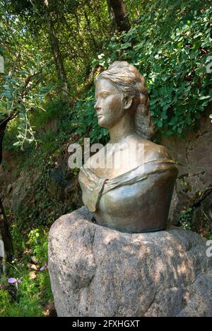 Statue von Elisabeth von Bayern Kaiserin von Österreich (Sissi genannt), Gärten von Schloss Trauttmansdorff, Meran, Trentino-Südtirol, Italien Stockfoto