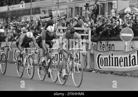 Weltmeisterschaften im Straßenradsport auf dem Nürburgring 1966, Nummer 5 Dolman in Aktion an der Spitze, 27. August 1966, WIELRENNEN, Weltmeisterschaften, Niederlande, Presseagentur des 20. Jahrhunderts, Foto, Nachrichten zum erinnern, Dokumentarfilm, historische Fotografie 1945-1990, visuelle Geschichten, Menschliche Geschichte des zwanzigsten Jahrhunderts, Momente in der Zeit festzuhalten Stockfoto