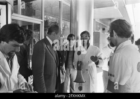 Mitarbeiter Unilever-Researchlab. Aus Duiven demonstrieren vor dem Unilever-Büro in Rotterdam gegen drohende Schließung, 12. Oktober 1978, MITARBEITER, Demonstrationen, Closures, Niederlande, Foto der Presseagentur des 20. Jahrhunderts, zu erinnerende Nachrichten, Dokumentarfilm, historische Fotografie 1945-1990, visuelle Geschichten, Menschliche Geschichte des zwanzigsten Jahrhunderts, Momente in der Zeit festzuhalten Stockfoto