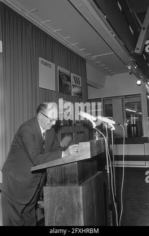 Alderman Hamm eröffnete den ersten Selbstbedienungsgroßhändler Makro industriegebied Amstel, 31. Oktober 1968, Großhändler, Industriegebiete, Self-Service, Niederlande, Foto der Presseagentur des 20. Jahrhunderts, zu erinnerende Nachrichten, Dokumentarfilm, historische Fotografie 1945-1990, visuelle Geschichten, Menschliche Geschichte des zwanzigsten Jahrhunderts, Momente in der Zeit festzuhalten Stockfoto