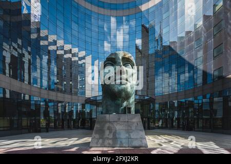 FRANKREICH, HAUTS DE SEINE, PUTEAUX, SKULPTUR TINDARO (KÜNSTLER IGOR MITORAJ Stockfoto