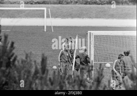 WM 74, niederländische Nationalmannschaft in Hiltrup; Ferntraining, 2. Juli 1974, Sport, Training, Fußball, Weltmeisterschaft, Niederlande, Presseagentur des 20. Jahrhunderts, News to remember, Dokumentarfilm, historische Fotografie 1945-1990, visuelle Geschichten, Menschliche Geschichte des zwanzigsten Jahrhunderts, Momente in der Zeit festzuhalten Stockfoto