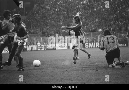 WM 74, Niederlande / Schweden 0-0, Spielmomente, 19. Juni 1974, Sport, Fußball, Weltmeisterschaft, Niederlande, Foto der Presseagentur des 20. Jahrhunderts, zu erinnerende Nachrichten, Dokumentation, historische Fotografie 1945-1990, visuelle Geschichten, Menschliche Geschichte des zwanzigsten Jahrhunderts, Momente in der Zeit festzuhalten Stockfoto