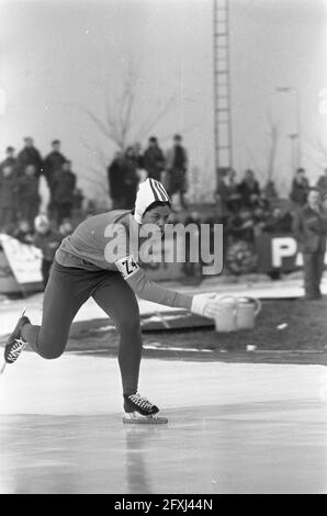 Eisschnelllauf-Weltmeisterschaft in Deventer Damen, 18. Februar 1967, Schlittschuhlaufen, Sport, Niederlande, Presseagentur des 20. Jahrhunderts, Foto, Nachrichten zum erinnern, Dokumentarfilm, historische Fotografie 1945-1990, visuelle Geschichten, Menschliche Geschichte des zwanzigsten Jahrhunderts, Momente in der Zeit festzuhalten Stockfoto