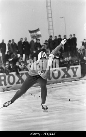 Eisschnelllauf-Weltmeisterschaft in Deventer Damen, 18. Februar 1967, Schlittschuhlaufen, Sport, Niederlande, Presseagentur des 20. Jahrhunderts, Foto, Nachrichten zum erinnern, Dokumentarfilm, historische Fotografie 1945-1990, visuelle Geschichten, Menschliche Geschichte des zwanzigsten Jahrhunderts, Momente in der Zeit festzuhalten Stockfoto