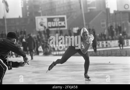 Eisschnelllauf-Weltmeisterschaft in Deventer Damen, 18. Februar 1967, Schlittschuhlaufen, Sport, Niederlande, Presseagentur des 20. Jahrhunderts, Foto, Nachrichten zum erinnern, Dokumentarfilm, historische Fotografie 1945-1990, visuelle Geschichten, Menschliche Geschichte des zwanzigsten Jahrhunderts, Momente in der Zeit festzuhalten Stockfoto