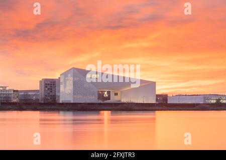 FRANKREICH, GIRONDE (33) BORDEAUX, DISTRIKT PADULATE (EURATLANTIQUE), DER MECA (REGIONALER POL FÜR KULTUR UND KREATIVWIRTSCHAFT) AN DEN BANKEN VON GARONNE (BJARKE IN Stockfoto