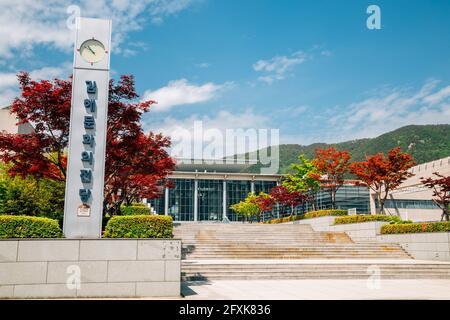 Gimhae, Korea - 24. April 2021 : Gimhae Kunst- und Sportzentrum Stockfoto